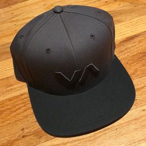 RVCA Black and Gray SnapBack Baseball Hat Cap NWT